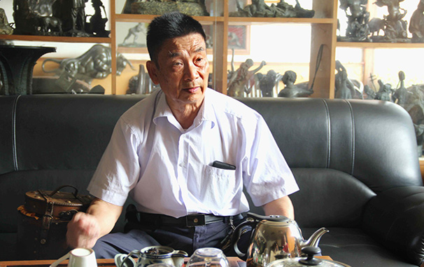 父子传承,专注坚持,弘扬千年青铜技艺 父子传承,专注坚持,弘扬千年青铜技艺